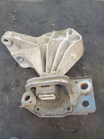 Подушка передней опоры двигателя 11210JD500 NISSAN