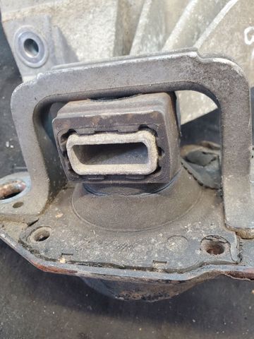 11210JD500 NISSAN Подушка (опора) двигателя передняя купить в Полтава