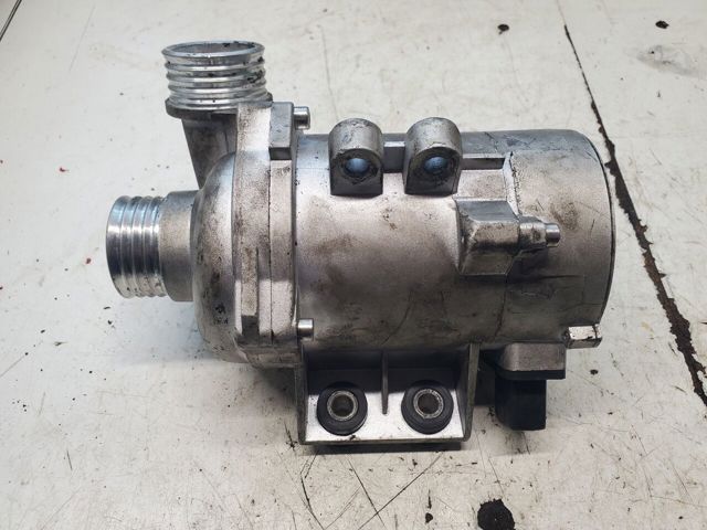 11517586925 BMW Помпа водяная (насос) охлаждения купить в Тернополь