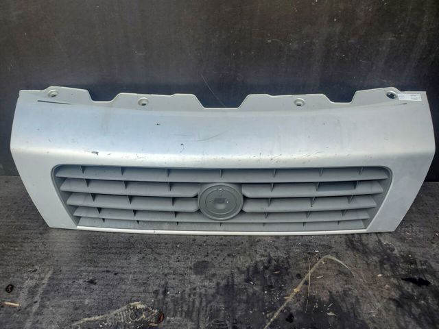 Решетка радиатора 1308067070 FIAT