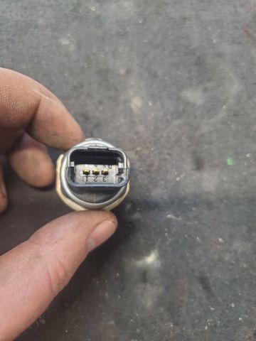 166392853R RENAULT Датчик давления топлива купить в Львов
