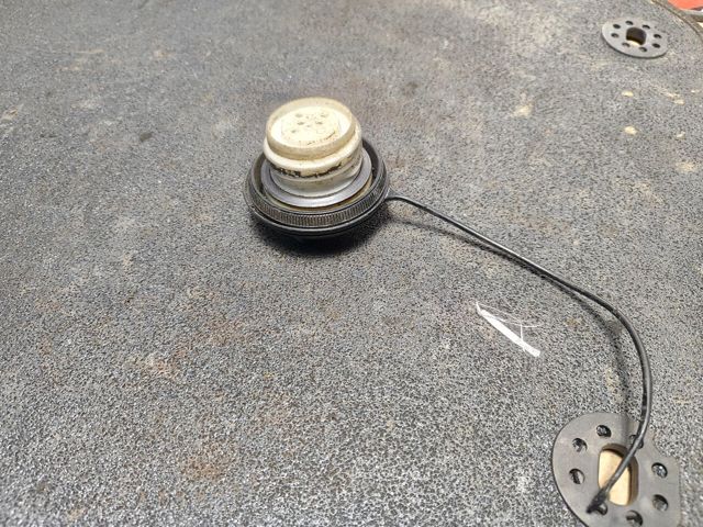 Пробка бензобака Volkswagen Passat B3, B4