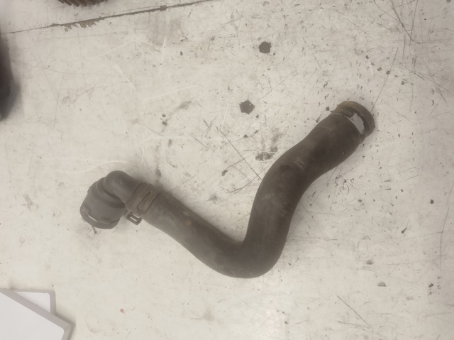 Патрубок системы охлаждения 1K0122073GF VAG