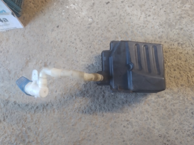 Бачок омывателя лобового стекла 1K0955453R VAG