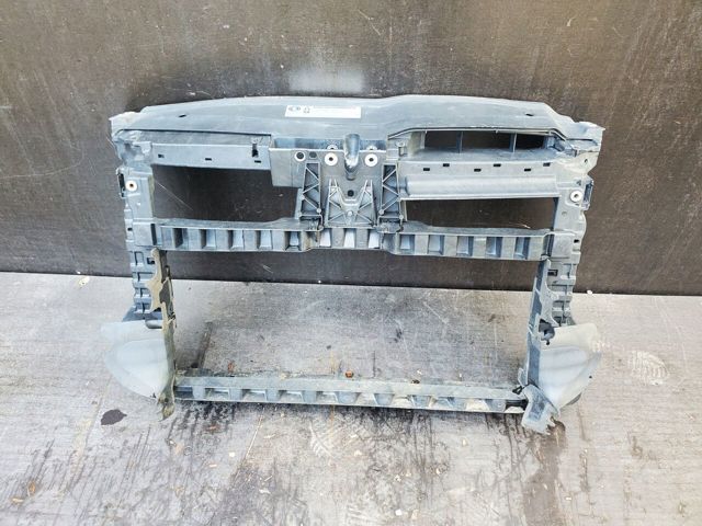 VAG 1K9805588 Рамка радиатора в наличии Тернополь