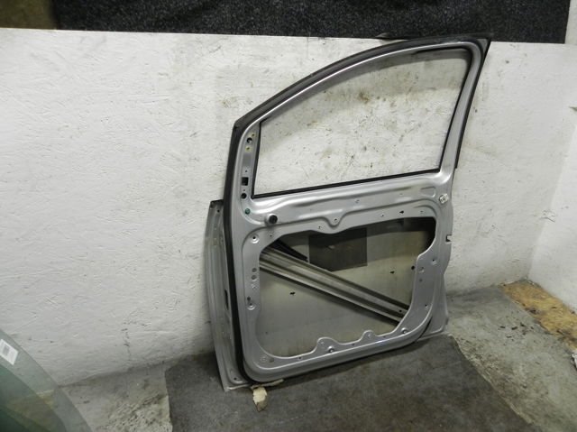 Пассажирская передняя дверь 1T0831056AA VAG