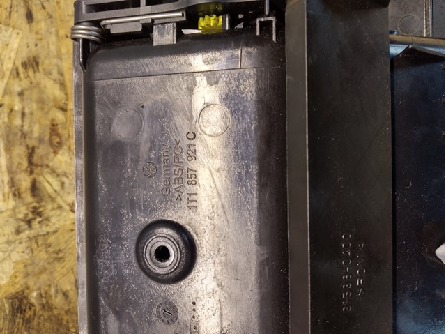 VAG 1T1857921C Крышка перчаточного ящика (бардачка) в наличии Винница
