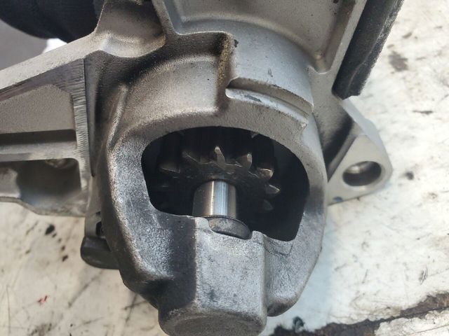 RENAULT 233000557R Стартер в наличии Львов