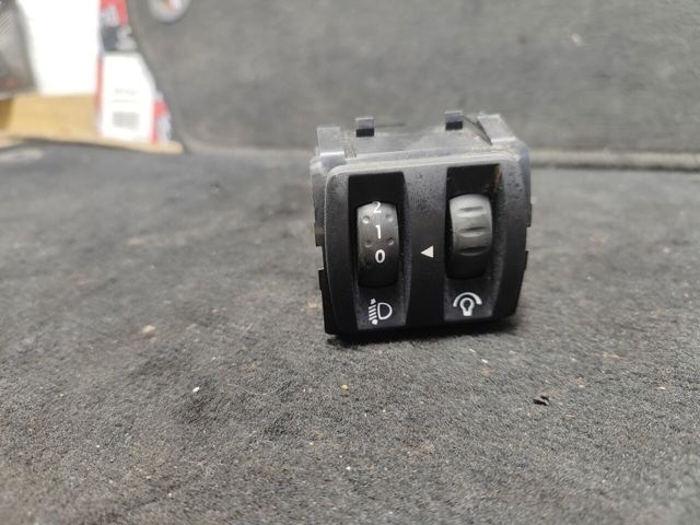 Кнопка корректора фар 251900567R RENAULT