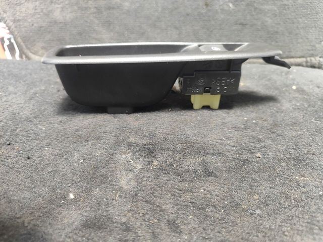 254218614R RENAULT Кнопка включения мотора стеклоподъемника передняя правая купить в Павлоград