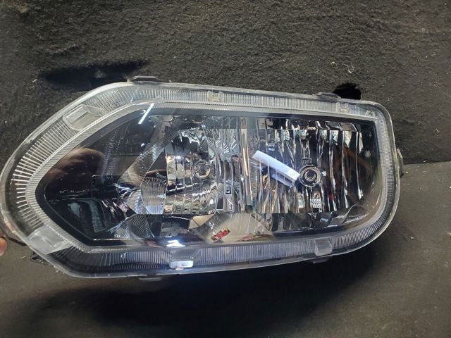 Фара правая 260101001R RENAULT