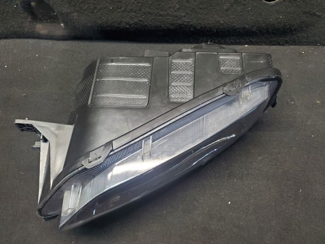 260101001R RENAULT Правая фара купить в Ужгород