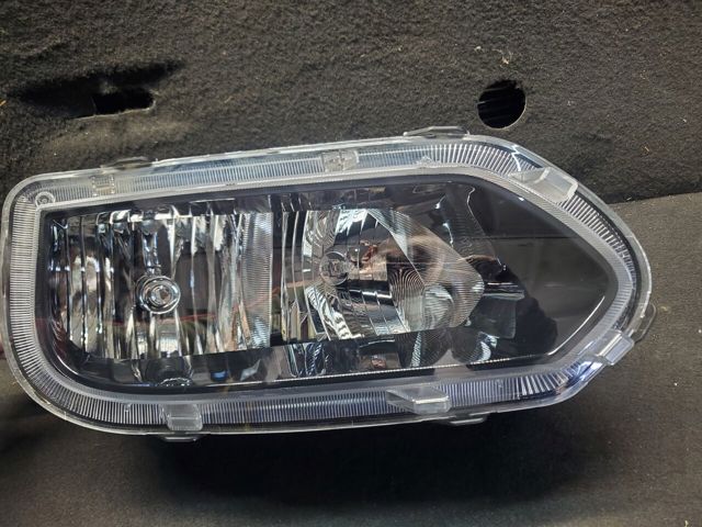 260607303R RENAULT Левая фара купить в Николаев
