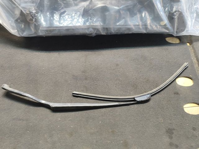 Рычаг стеклоочистителя 28881CC00A NISSAN