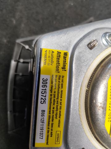 VOLVO 30615725 Подушка безопасности водителя в наличии Одесса