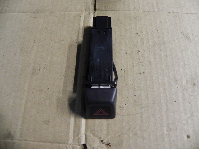 30739296 VOLVO Кнопка аварийки купить в Черновцы
