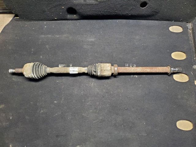 Полуось передняя, правая 391006849R RENAULT