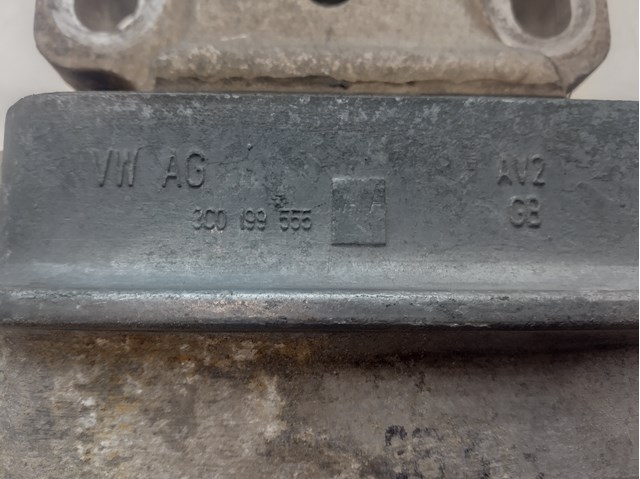 Подушка трансмиссии (опора коробки передач), правая 3C0199555 VAG