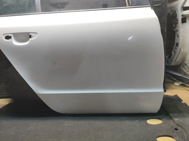 VAG 3T5833056 Дверь задняя правая в наличии Чернигов