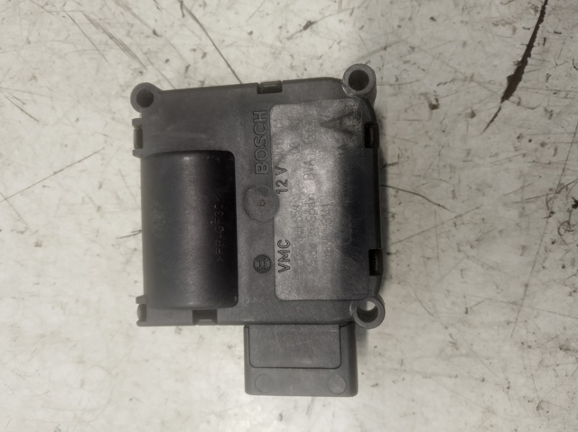 Привод системы автоматического управления отопителем Audi A8 D3