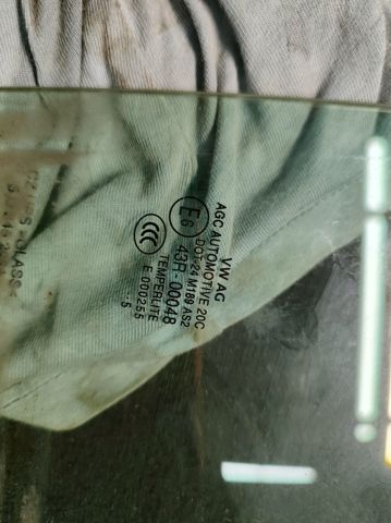 VAG 5JJ845206A Стекло двери задней правой в наличии Полтава