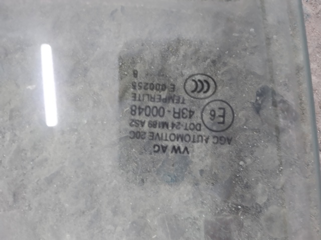 5JJ845206A VAG Стекло двери задней правой купить в Днепр