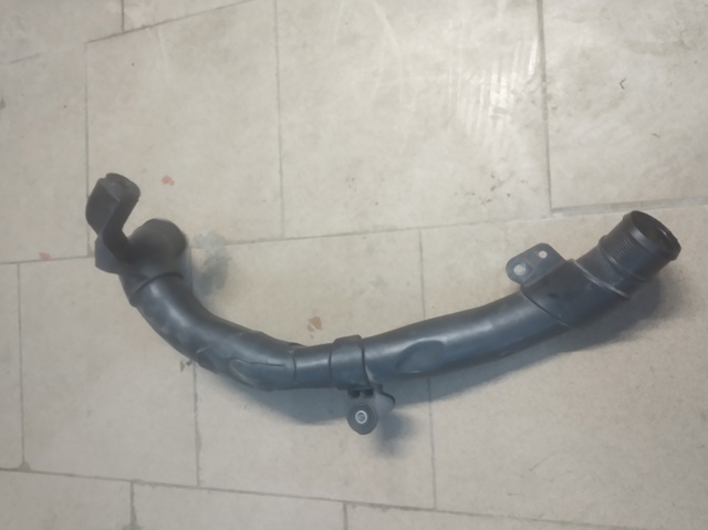 Шланг интеркуллера 5N0145840F VAG