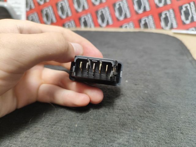 6001546816 RENAULT Кнопка включения мотора стеклоподъемника центральной консоли купить в Винница
