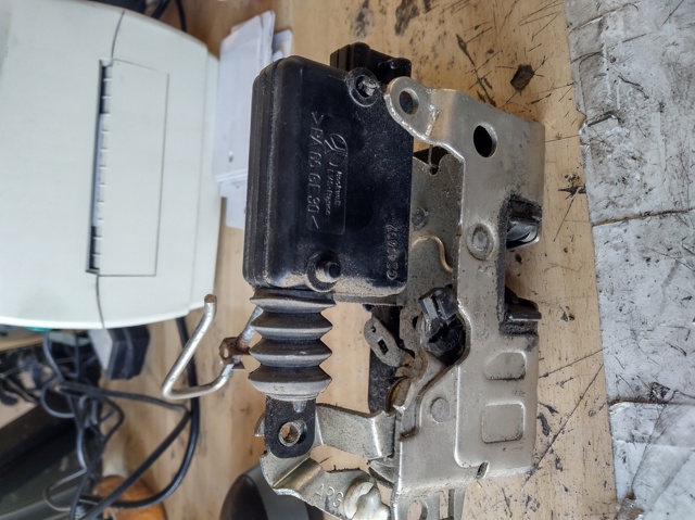 RENAULT 6001547512 Замок двери задней правой в наличии Украина