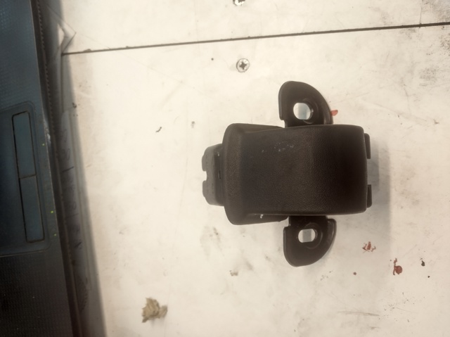 Замки и ручки дверей задка (две двери) 6001550300 RENAULT