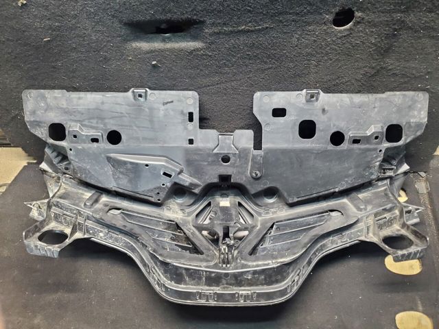 623102335R RENAULT Решетка радиатора купить в Тернополь