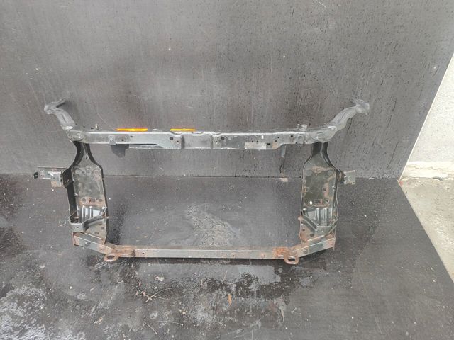 Кронштейн для радиатора 62500JD200 NISSAN