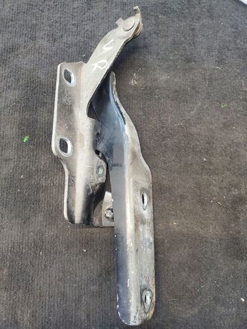 Шарнир капота правый 65400CA000 NISSAN