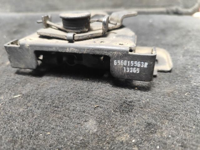 656015563R Замок капота купить Кривой Рог