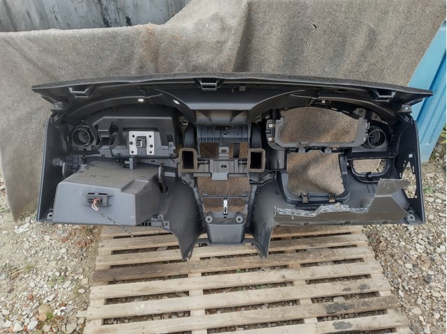 681004784R RENAULT Панель салона передняя "торпедо" купить в Николаев