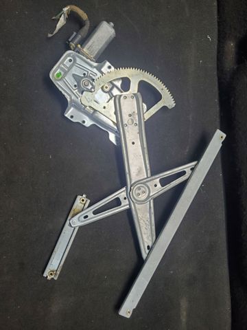Стеклоподъемник передней двери 698200D010 TOYOTA