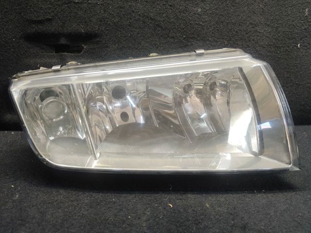 Фара передняя правая Skoda Fabia 1