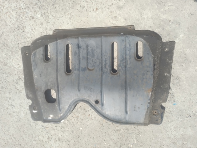 RENAULT 758903726R Защита двигателя в наличии Днепр