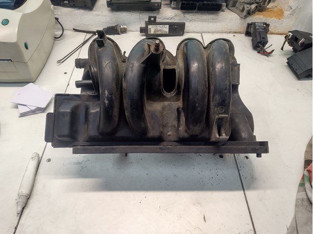 RENAULT 7700273860 Коллектор впускной в наличии Ровно