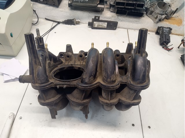 7700273860 RENAULT Коллектор впускной купить в Николаев