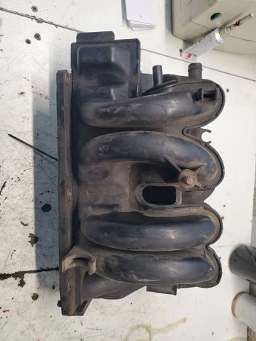 Впускной коллектор 7700273860 RENAULT