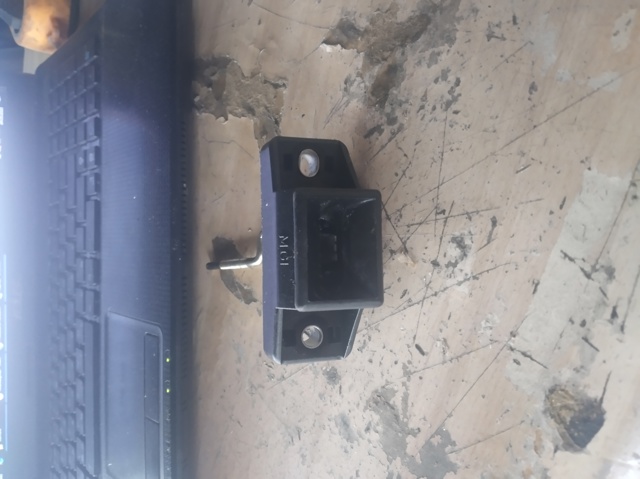 Замок пятой двери 7700838546 RENAULT