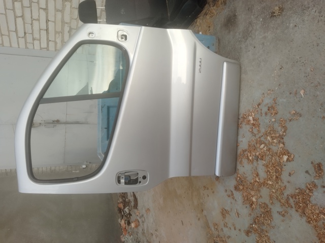 Пассажирская передняя дверь 7751478601 RENAULT