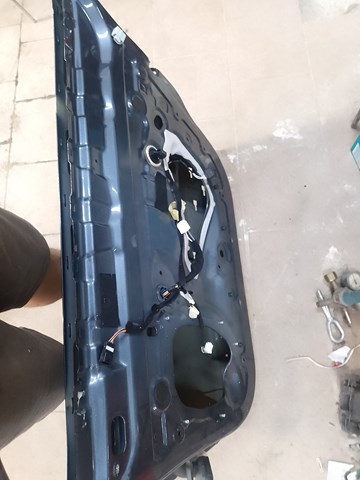 801008302R RENAULT Дверь передняя правая купить в Украина