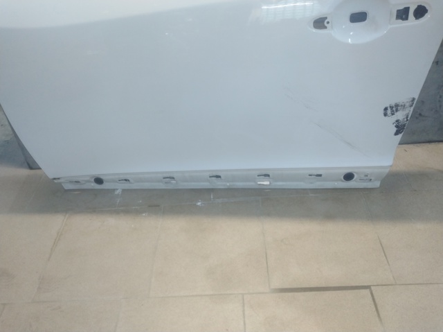 801015772R RENAULT Дверь передняя левая купить в Запорожье