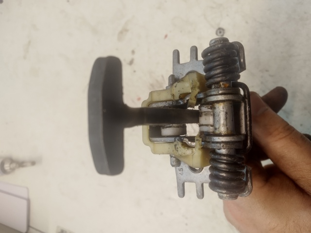 RENAULT 804303543R Ограничитель открывания двери передний в наличии Винница