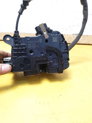 Замок передней пассажирской двери 805024563R RENAULT