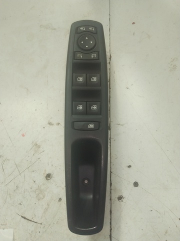 Кнопки переднего левого стекло подъёмника 809610017R RENAULT