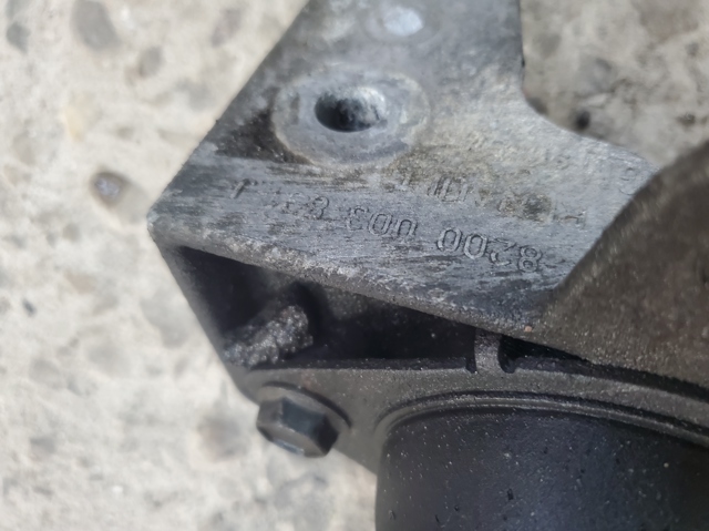 RENAULT 8200003831 Кронштейн подушки КПП в наличии Харьков