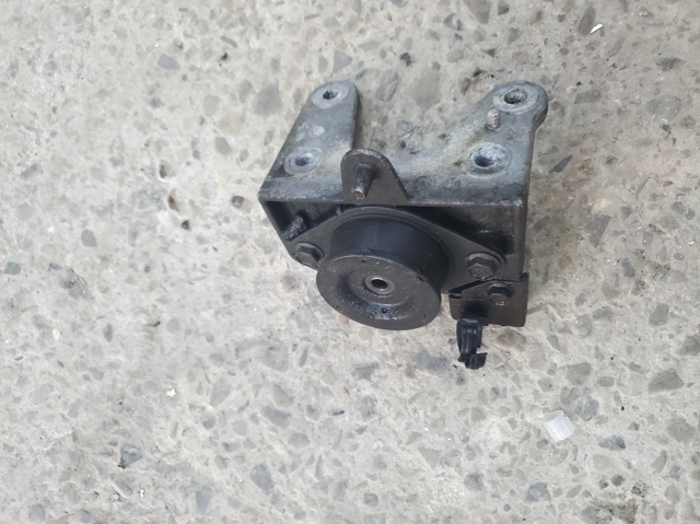RENAULT 8200003831 Кронштейн подушки КПП в наличии Чернигов